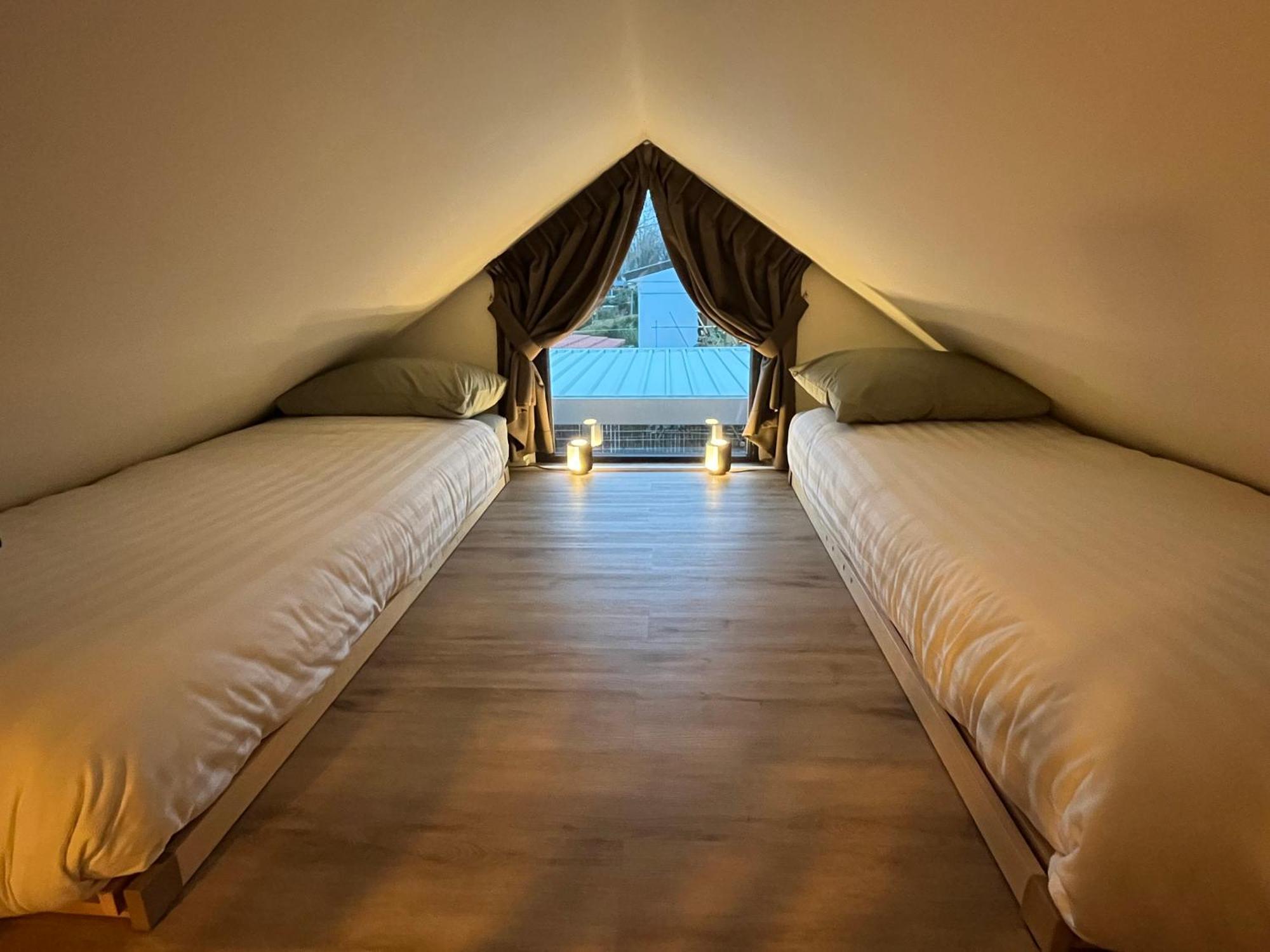 Lobsters In ' Wellness With Private Hottub, Private Sauna And Outdoor Shower ' Airco's ' Free Wifi ' Complimentary Bed Linen And Towels *