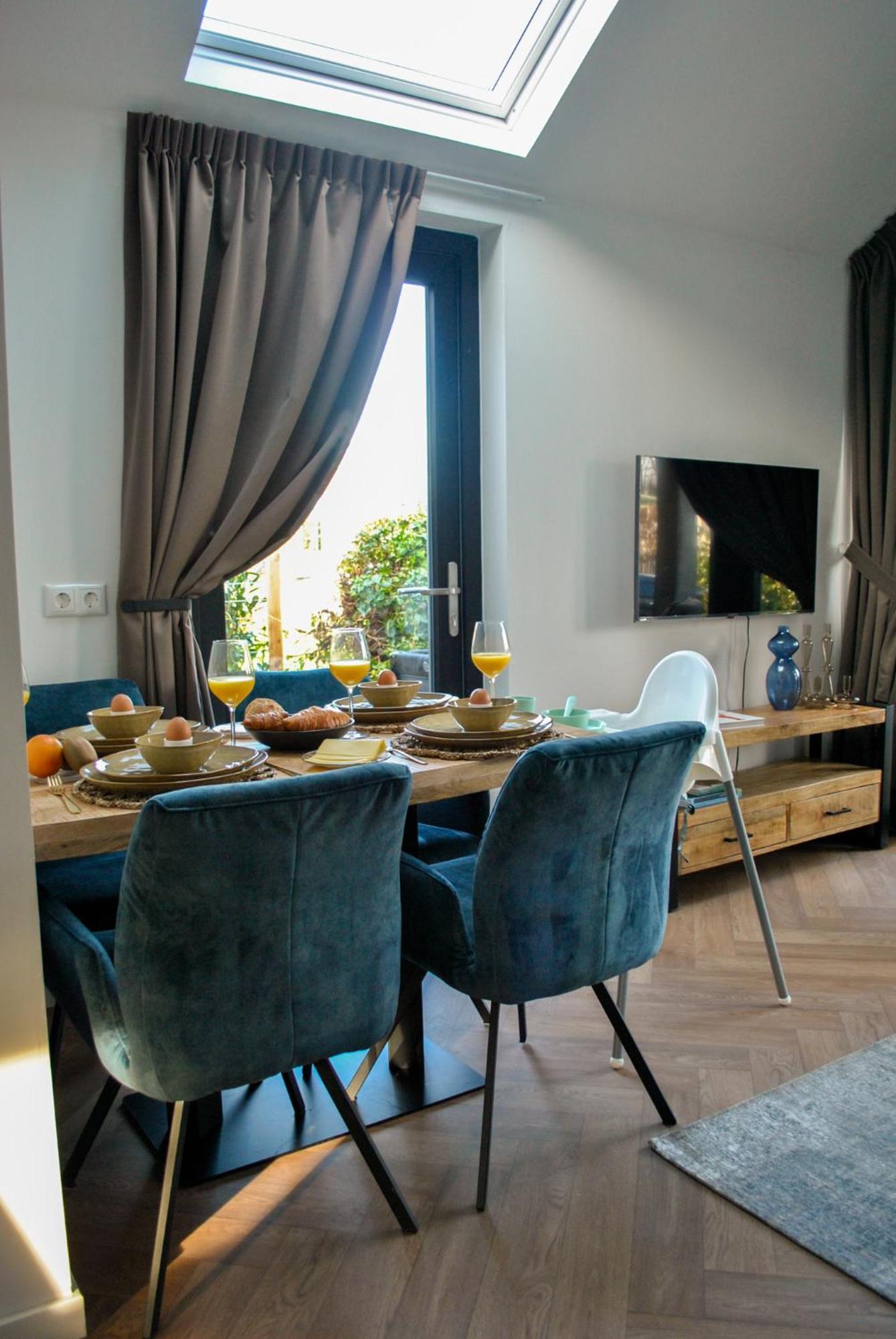 Lobsters In ' Wellness With Private Hottub, Private Sauna And Outdoor Shower ' Airco's ' Free Wifi ' Complimentary Bed Linen And Towels Appartement Heinkenszand