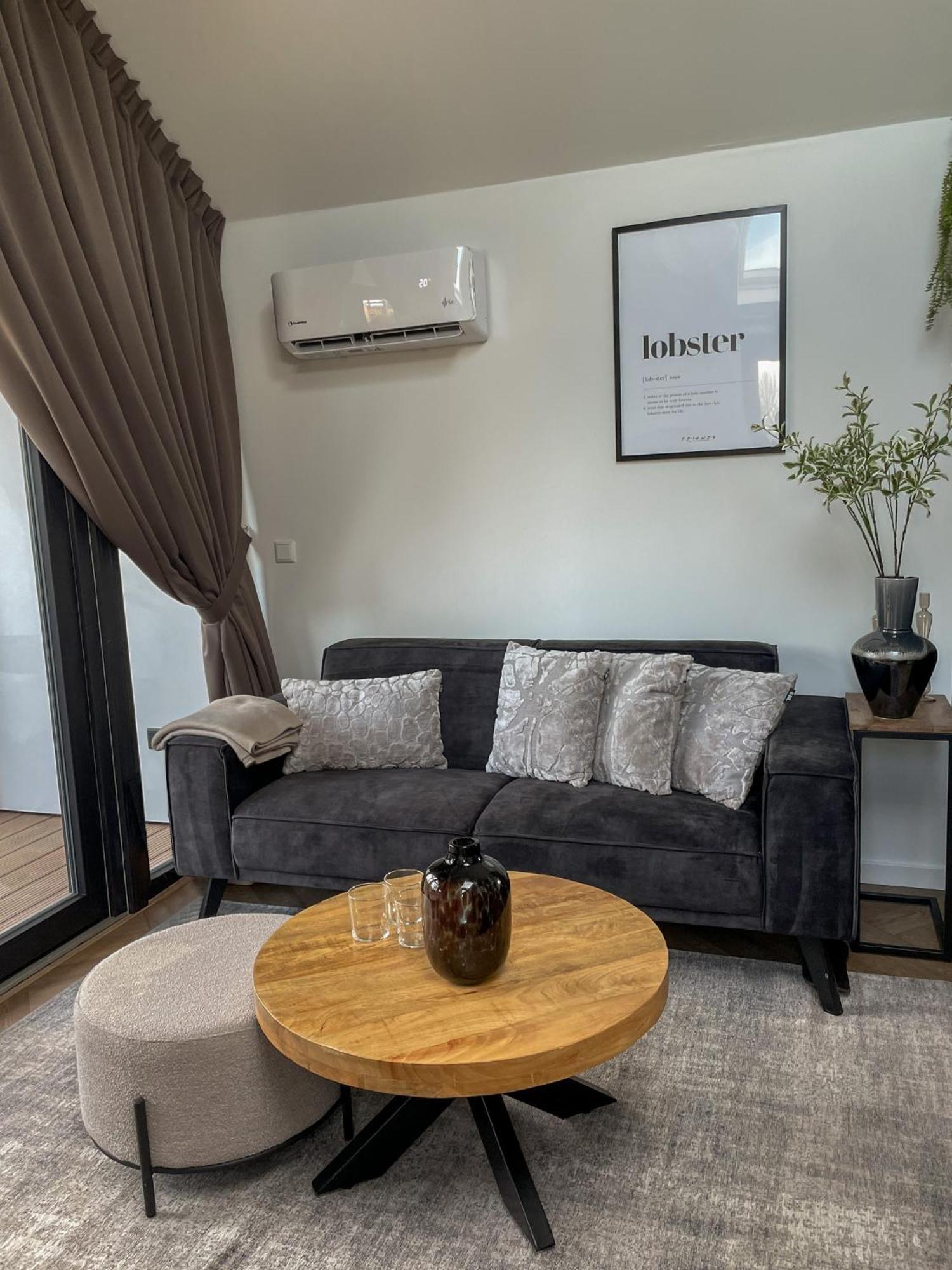 Appartement Lobsters In ' Wellness With Private Hottub, Private Sauna And Outdoor Shower ' Airco's ' Free Wifi ' Complimentary Bed Linen And Towels *