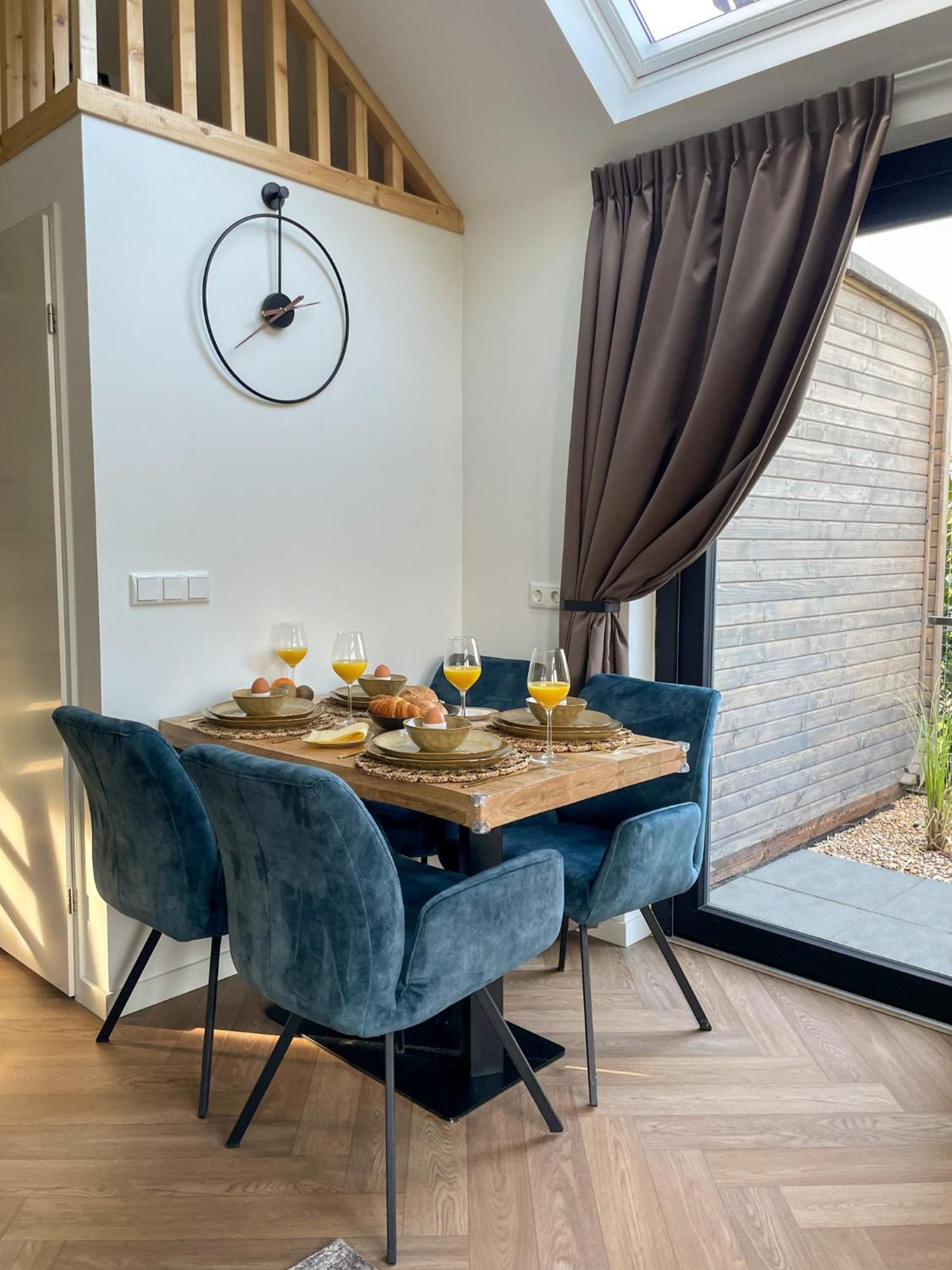 Appartement Lobsters In ' Wellness With Private Hottub, Private Sauna And Outdoor Shower ' Airco's ' Free Wifi ' Complimentary Bed Linen And Towels Heinkenszand